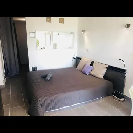 Grand Bord De Piscine *