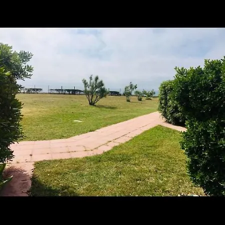 Grand Bord De Piscine Apartment
