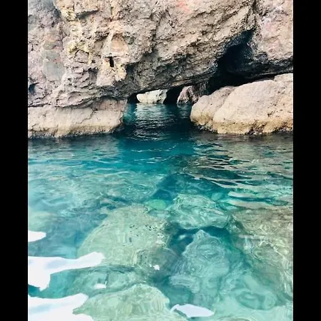 Grand Bord De Piscine Apartment