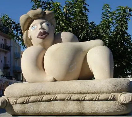 Grand Bord De Piscine *